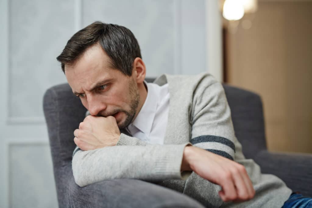 Nervous man faced with problem 383526